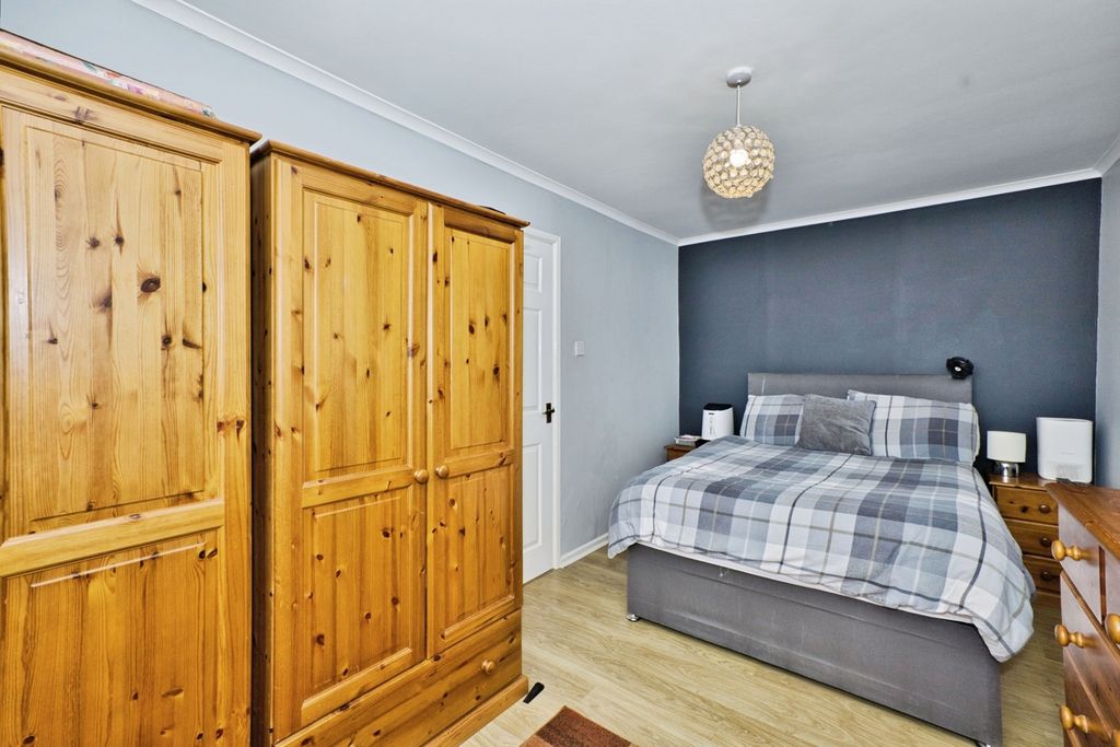 Property photo 3 of 17 Photo