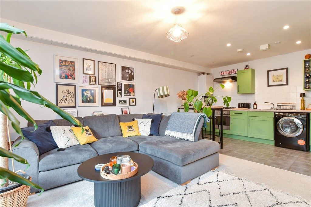 Property photo 1 of 10 Kitchen/ Lounge/ Diner