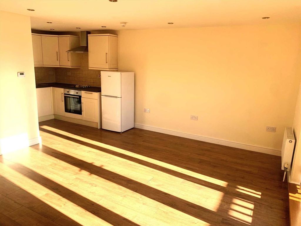Property photo 2 of 6