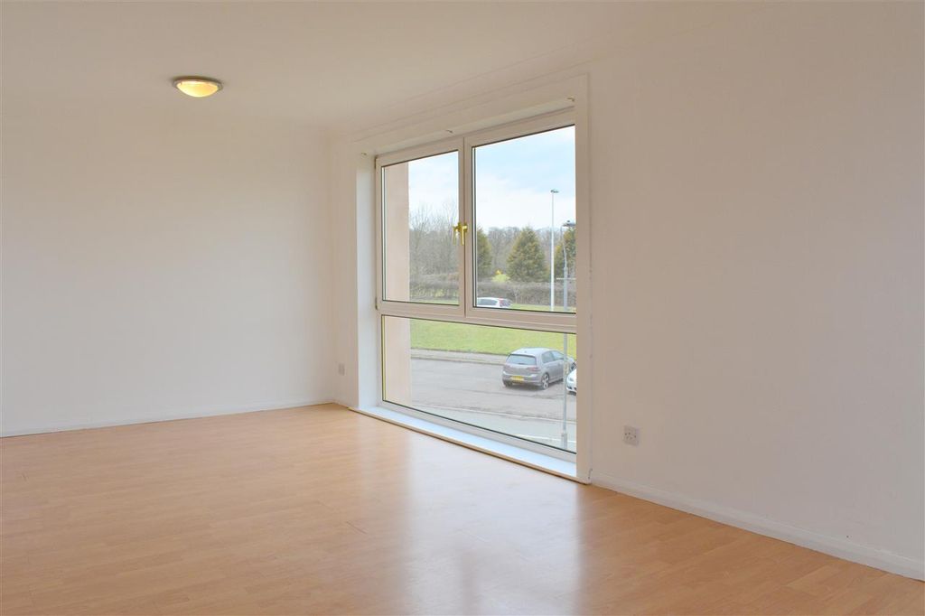 Property photo 2 of 14 Lounge