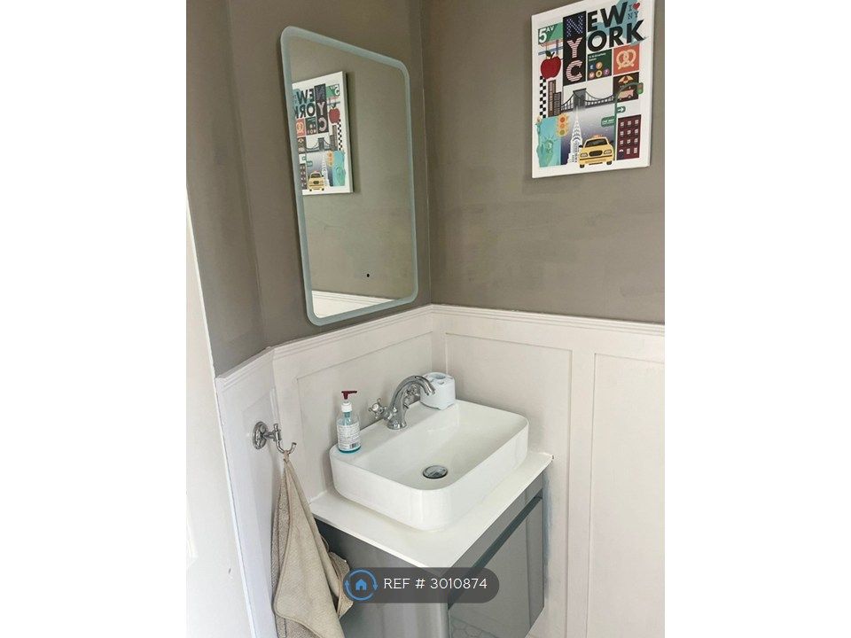 Property photo 2 of 5 Bathroom