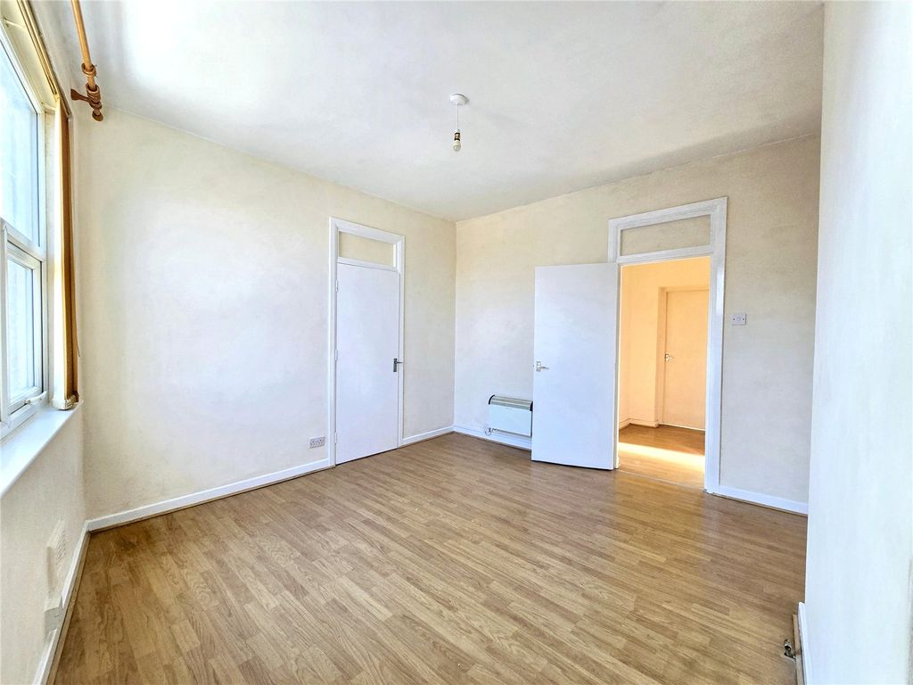 Property photo 2 of 7 Picture No. 05