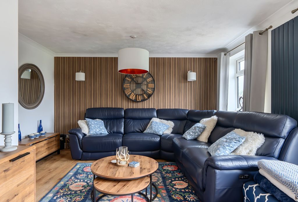 Property photo 2 of 21 1477396-7-6A2A8Ef...