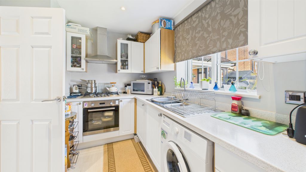 Property photo 3 of 14 Cam04968G0-Pr0037-Still003