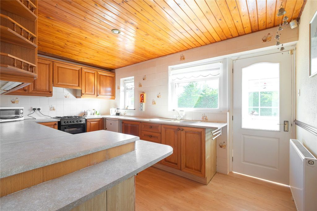 Property photo 2 of 24 Kitchen