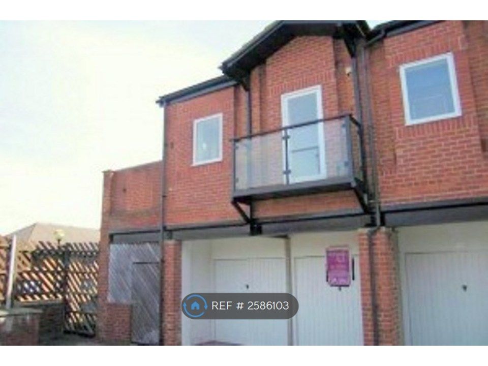 Property photo 1 of 9 One Bed Flat With Verandah.