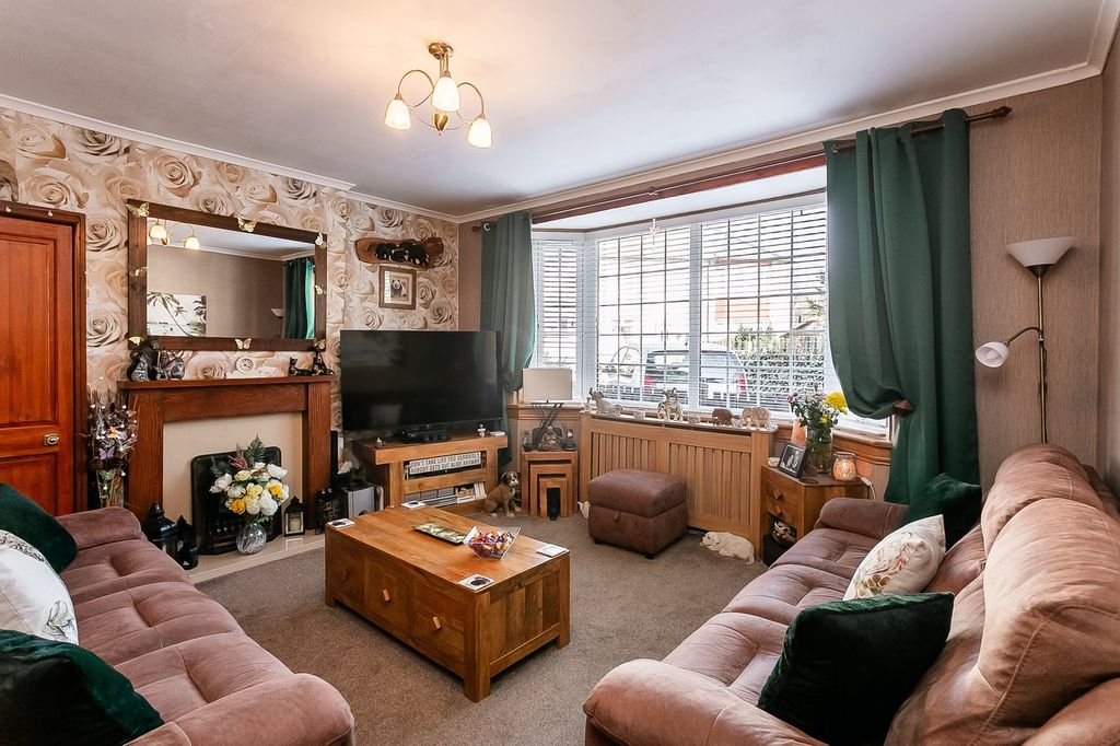 Property photo 2 of 26