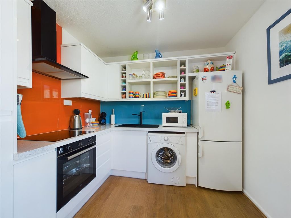 Property photo 2 of 15 Cam01381G0-Pr0132-Still017.Jpg