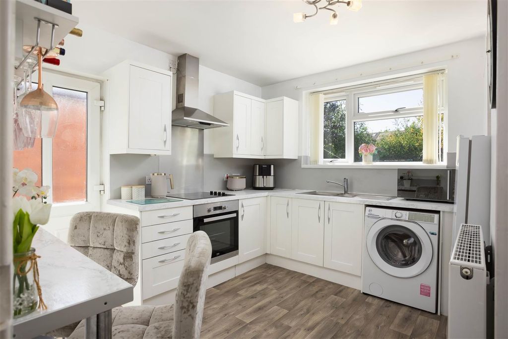 Property photo 3 of 10 00003.Jpg