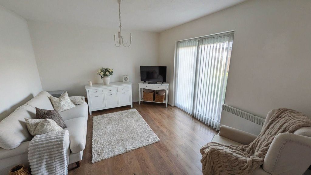 Property photo 3 of 8