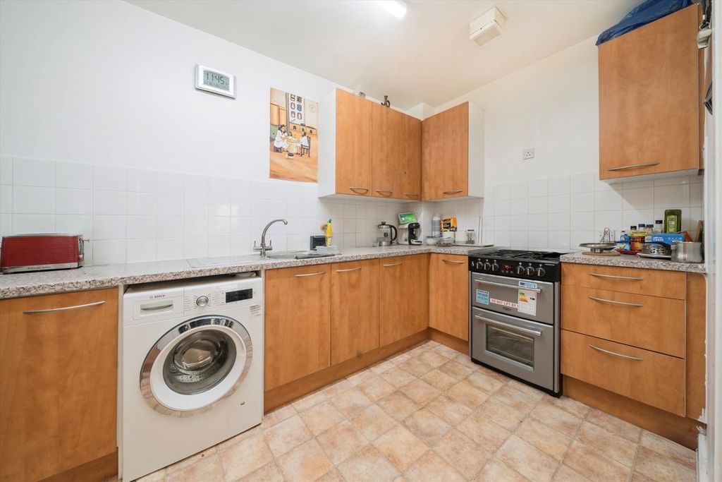 Property photo 3 of 6