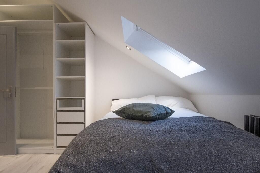 Property photo 1 of 15 A Bright And Spacious Master Bedroom Featuring A c...