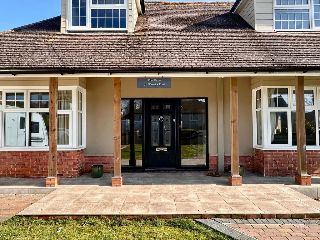 Property photo 2 of 32