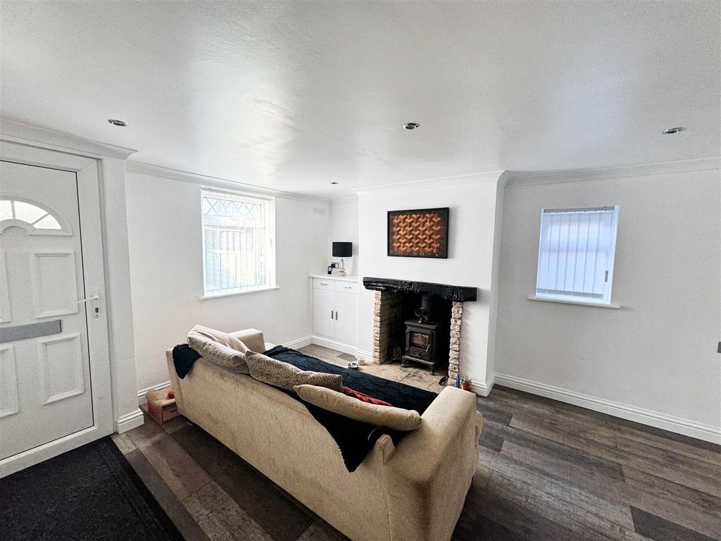 Property photo 3 of 27 20260116_130903896_Ios.Jpg