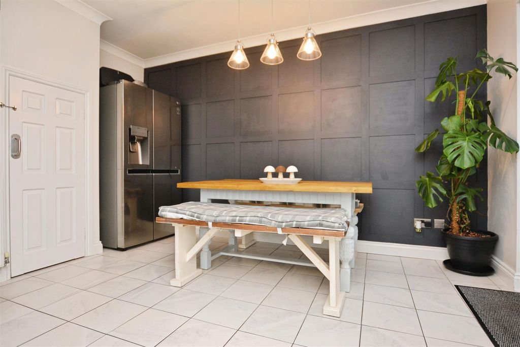 Property photo 2 of 26 Kitchen/Diner