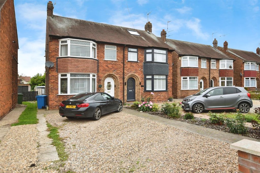 Property photo 1 of 9 External