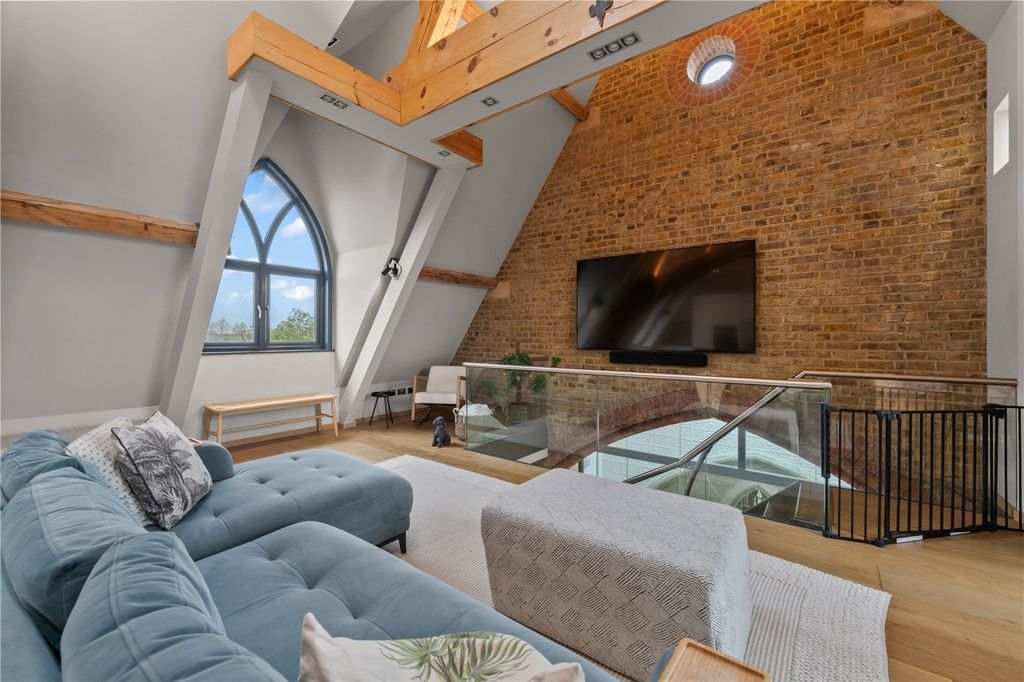 Property photo 2 of 11 Reception Room