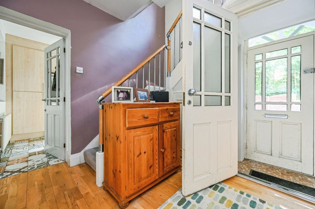 Property photo 2 of 25 Pbox-Img.Jpg