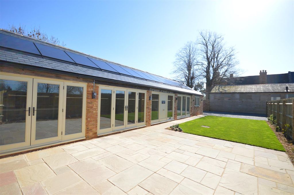 Property photo 3 of 23 Orchard Barn (3).Jpg