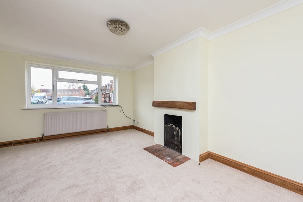 Property photo 2 of 17 9 Winchester Way (2)