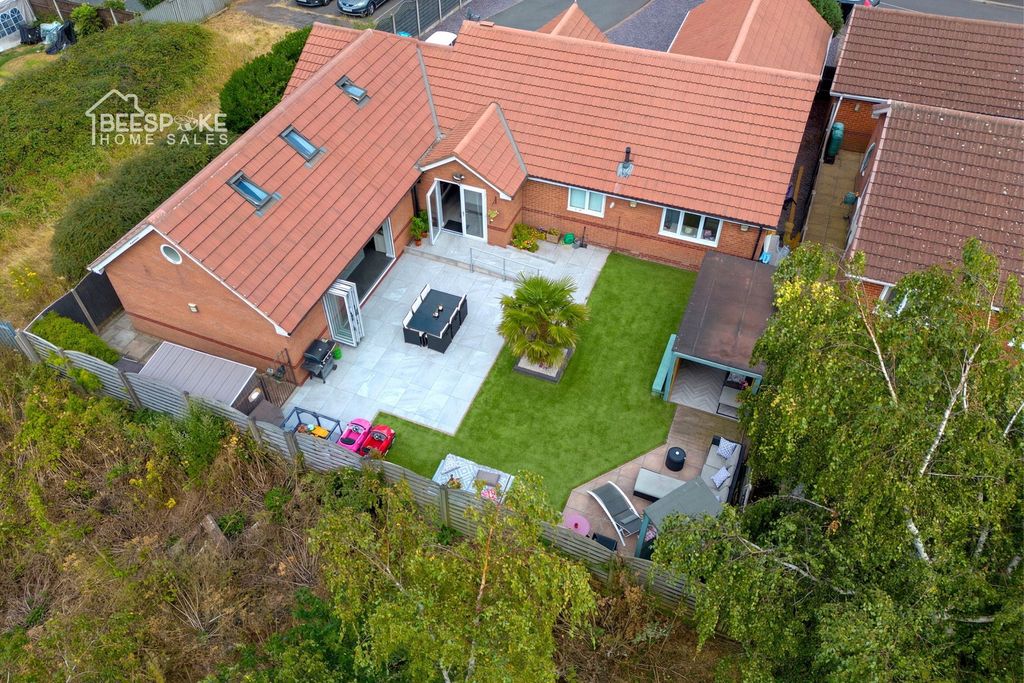 Property photo 1 of 35