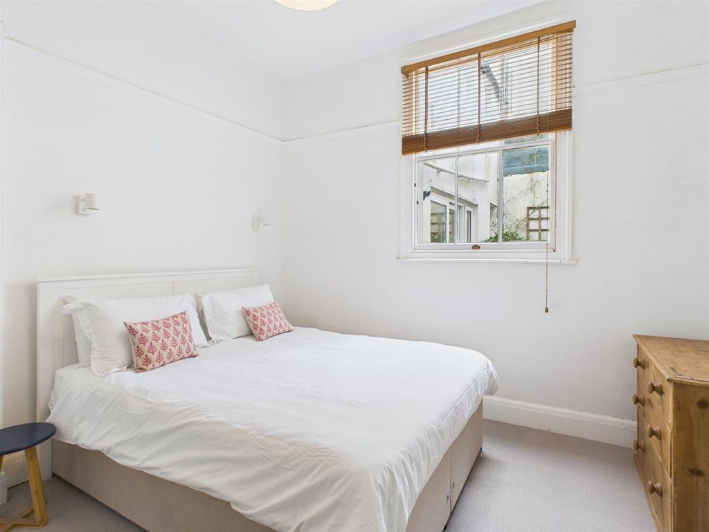 Property photo 2 of 17 Bedroom Best Shot