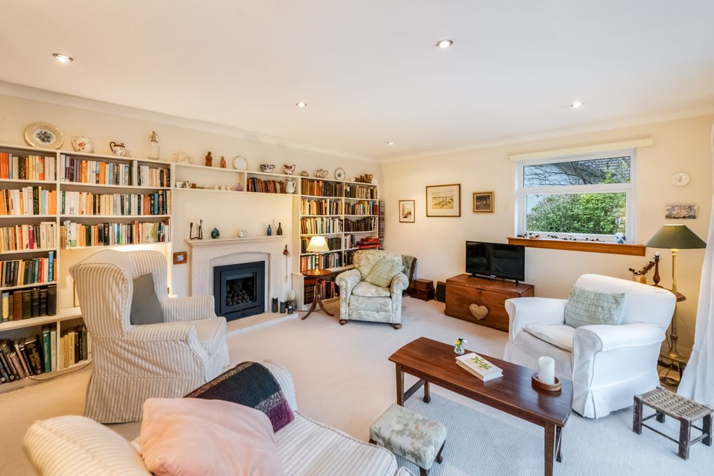 Property photo 3 of 37