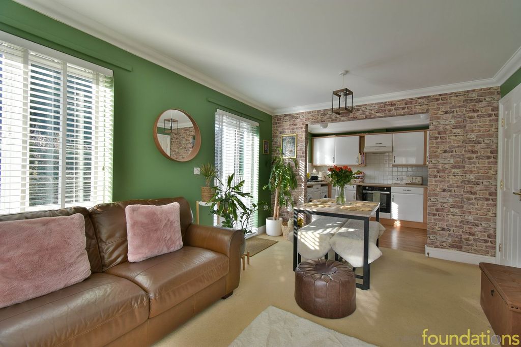 Property photo 3 of 14