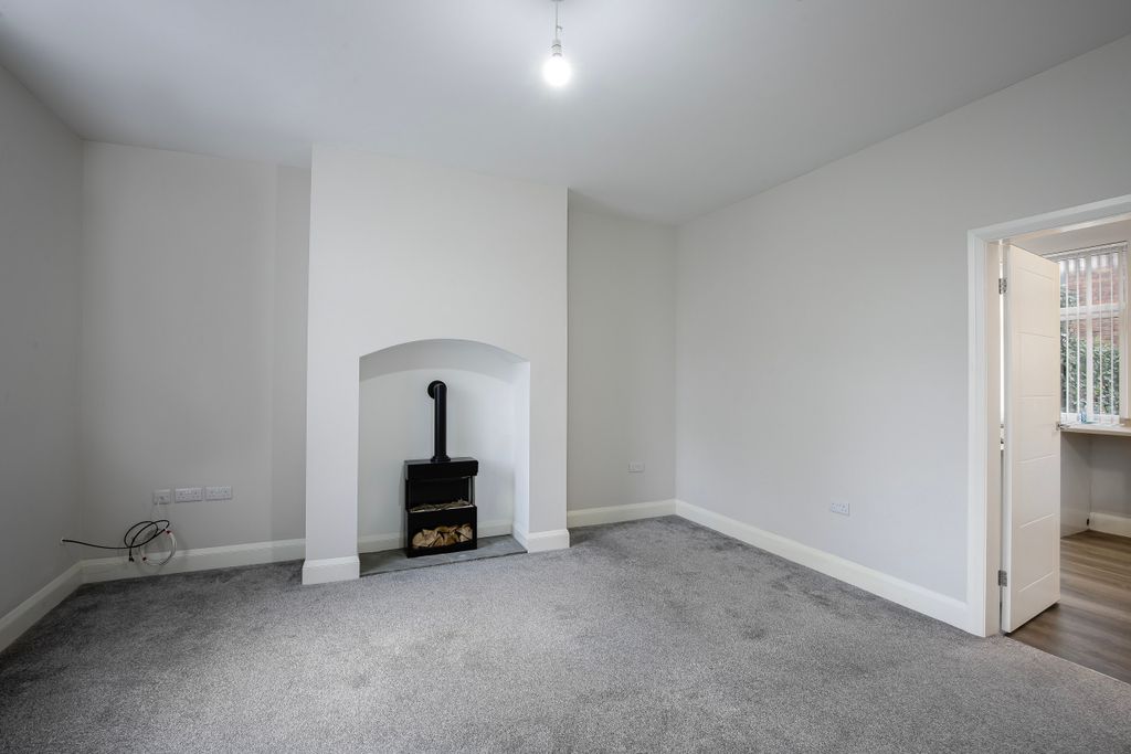 Property photo 3 of 8 1000002416