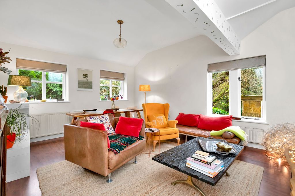 Property photo 3 of 25 Living Room