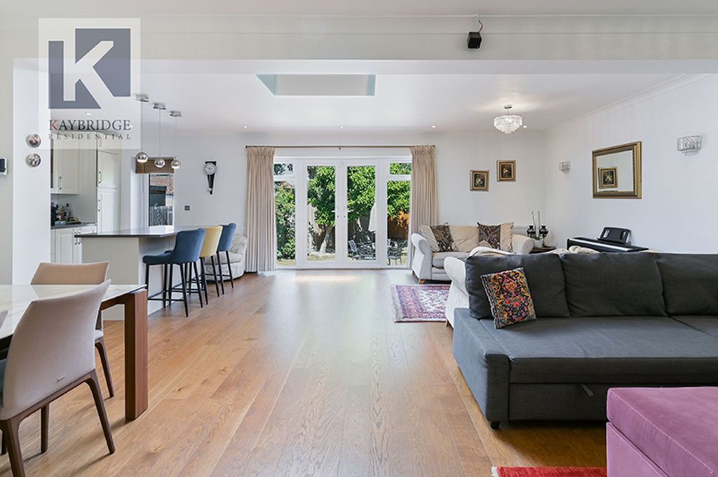 Property photo 2 of 16