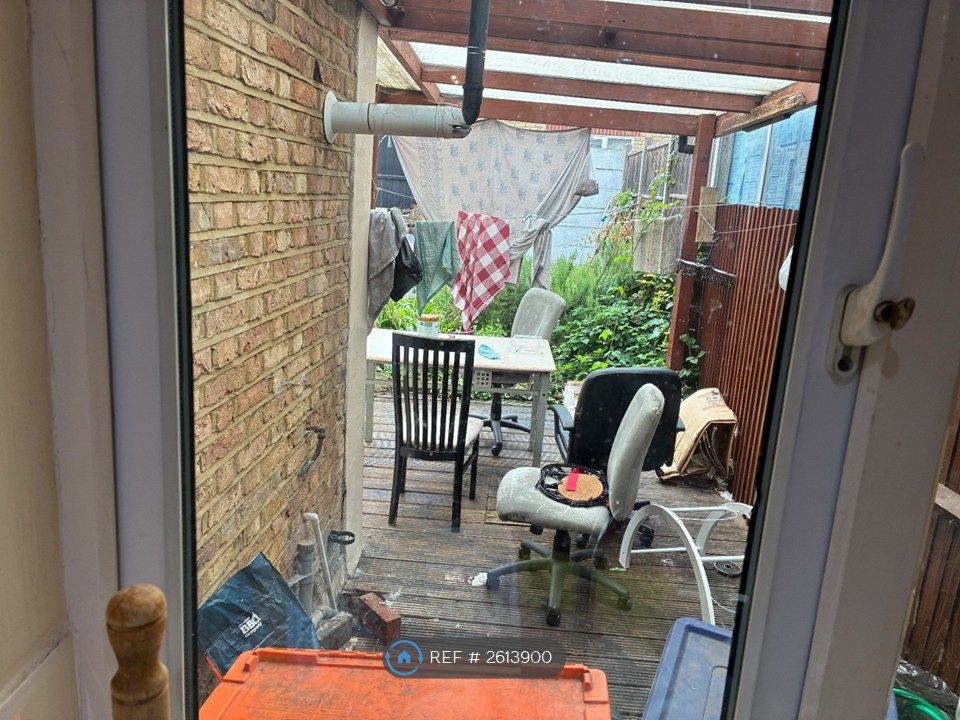 Property photo 3 of 35