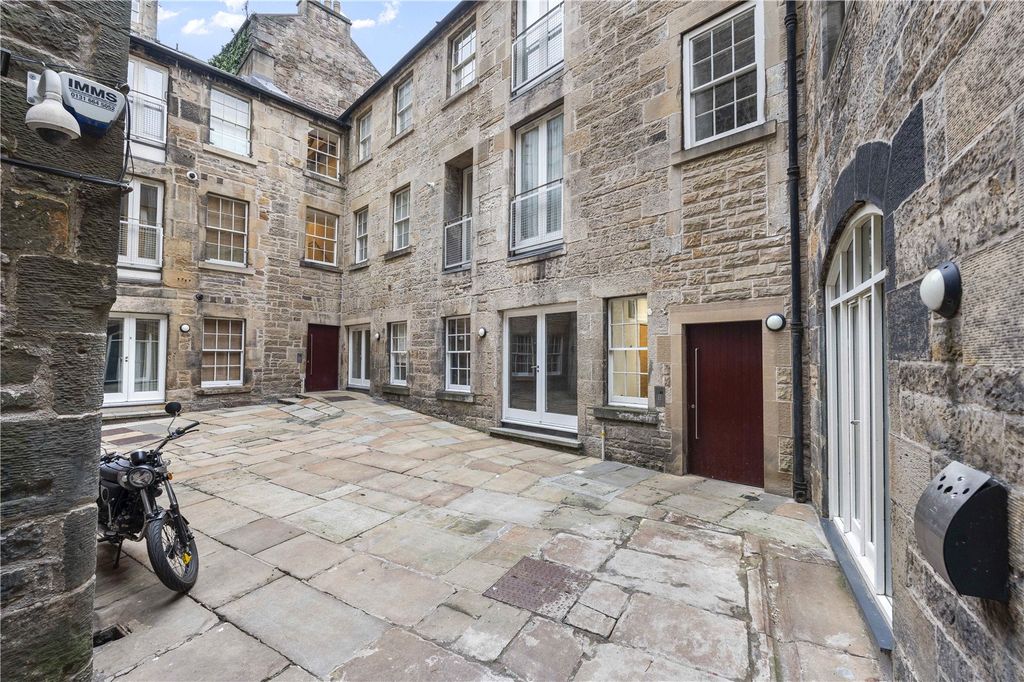 Property photo 2 of 21 Secure Entrance