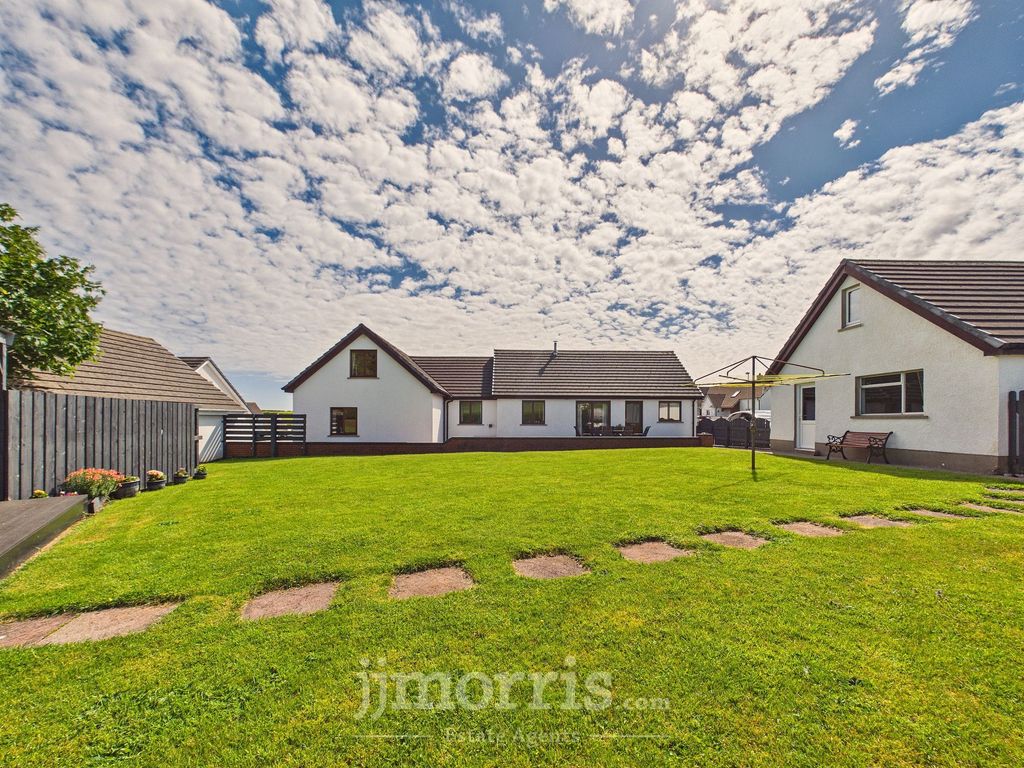 Property photo 2 of 36