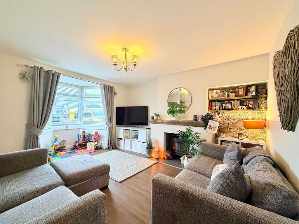 Property photo 2 of 21