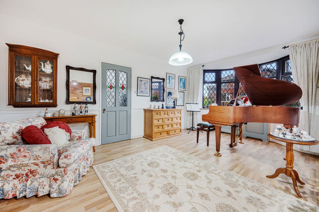 Property photo 3 of 13