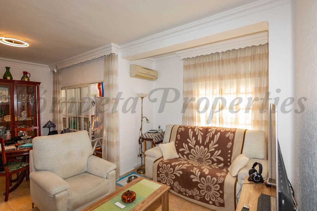 Property photo 2 of 13