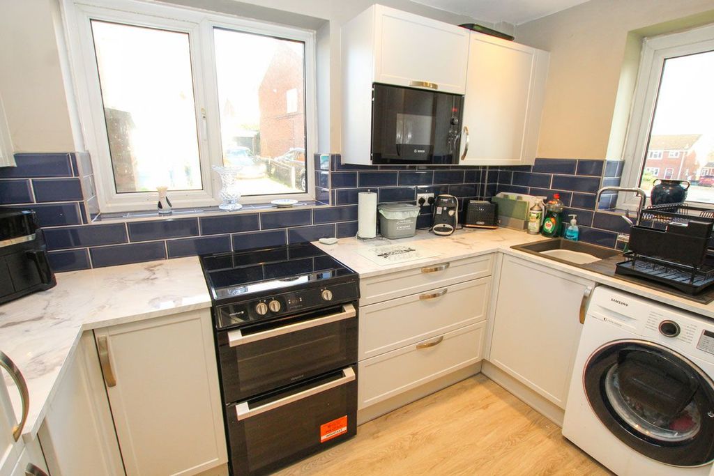 Property photo 3 of 13