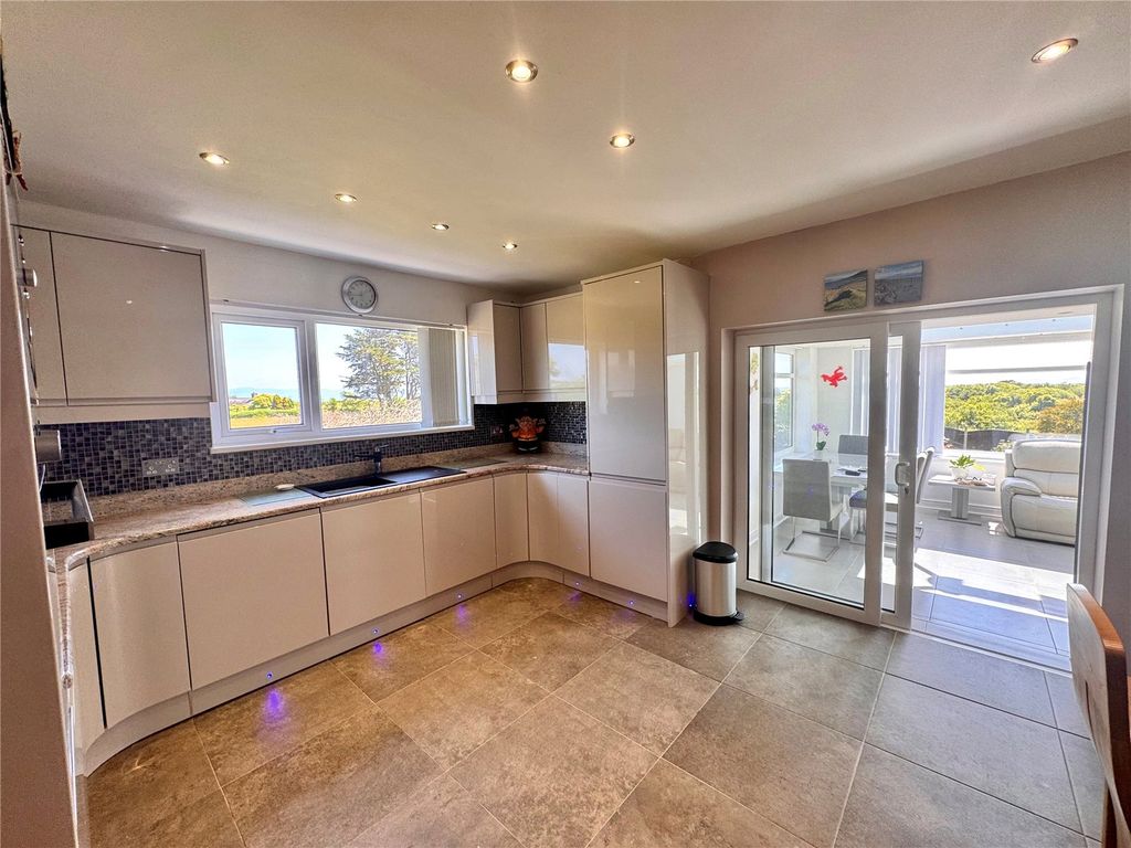 Property photo 3 of 43 Picture No. 38