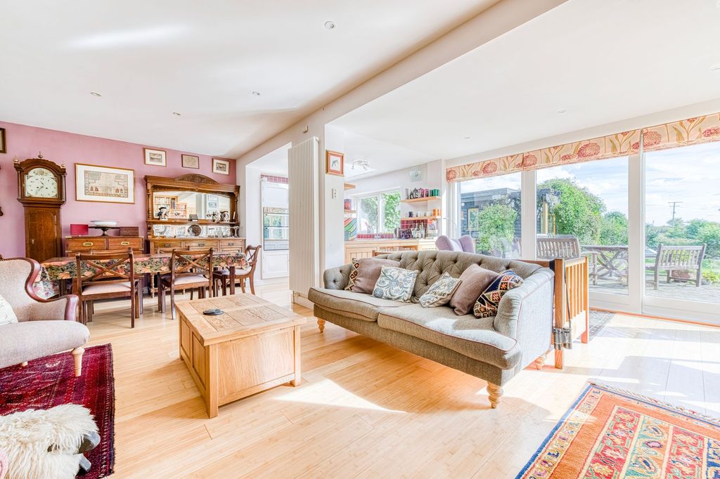 Property photo 3 of 29