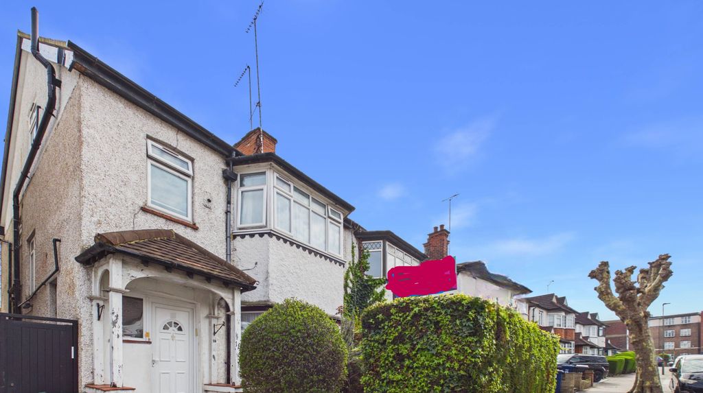 Property photo 1 of 20 Princes Park Avenue, Golders Green, Nw11 0Jp