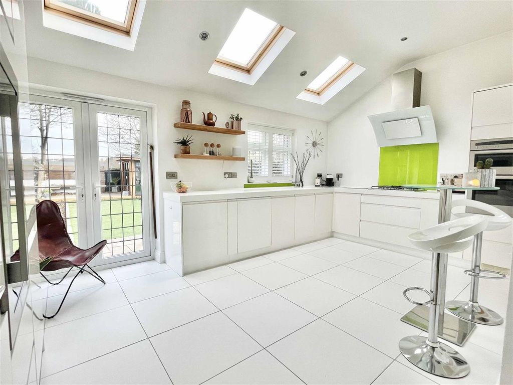 Property photo 2 of 44 K7.Jpg