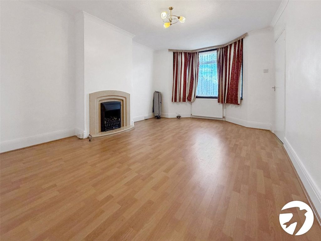 Property photo 3 of 17 Picture No. 31