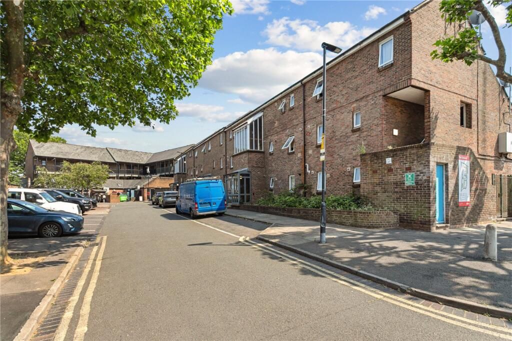 Property photo 2 of 9 Photo 1