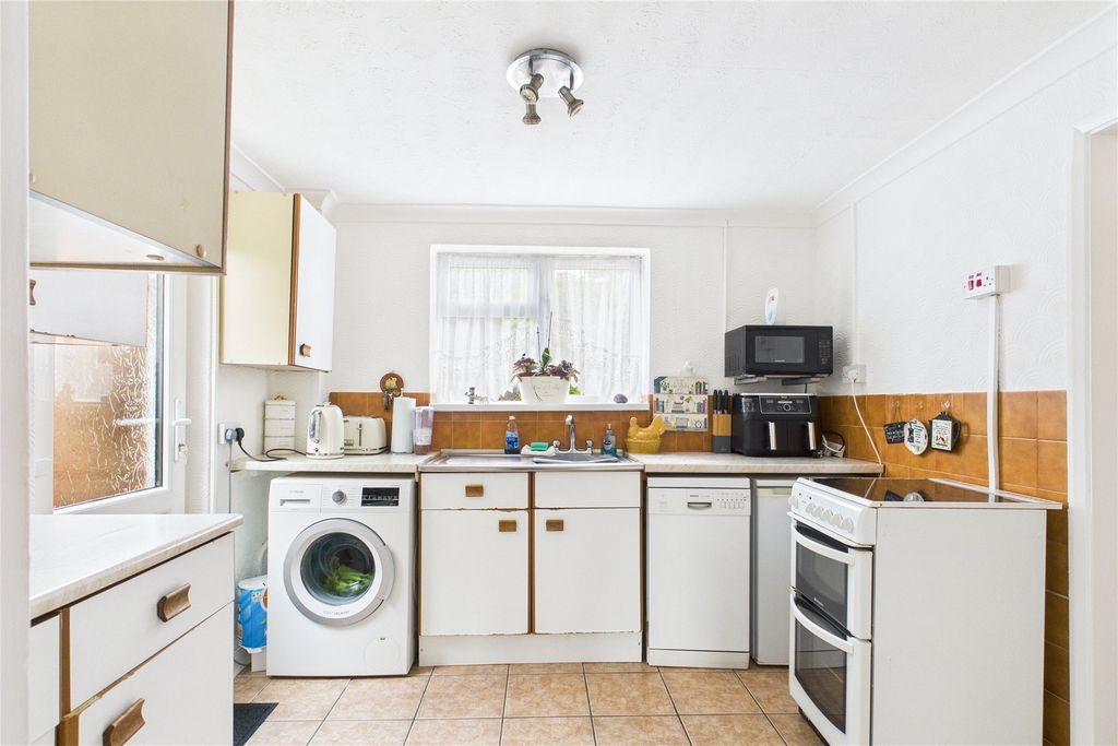 Property photo 3 of 8 Picture No. 02
