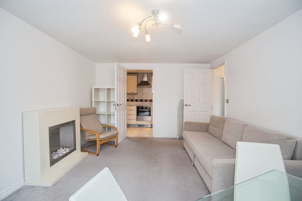 Property photo 3 of 11