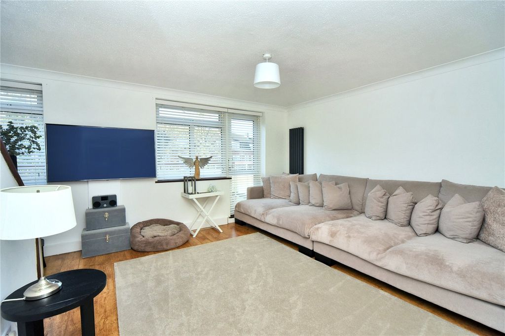 Property photo 2 of 18 Picture No. 26