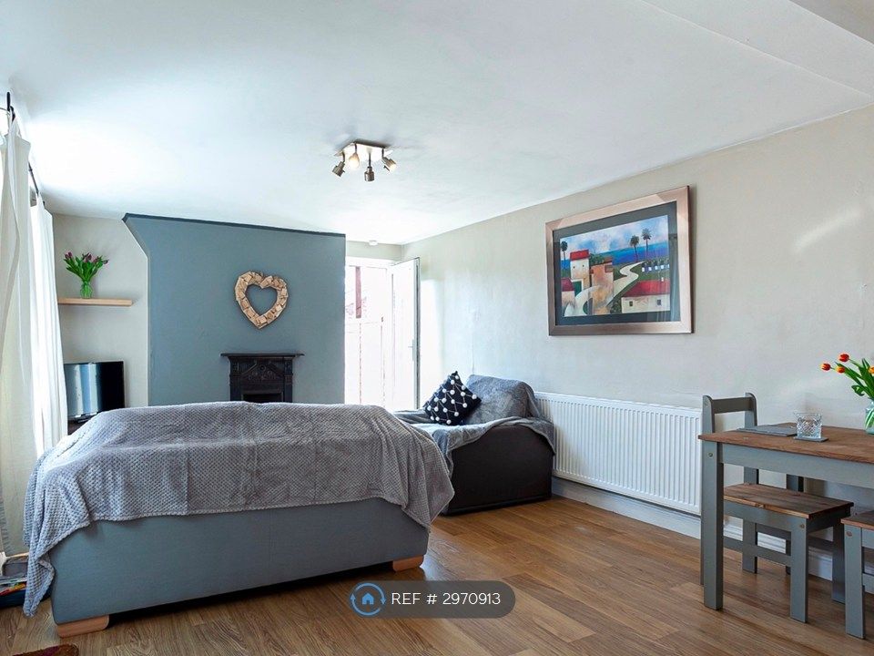 Property photo 3 of 18