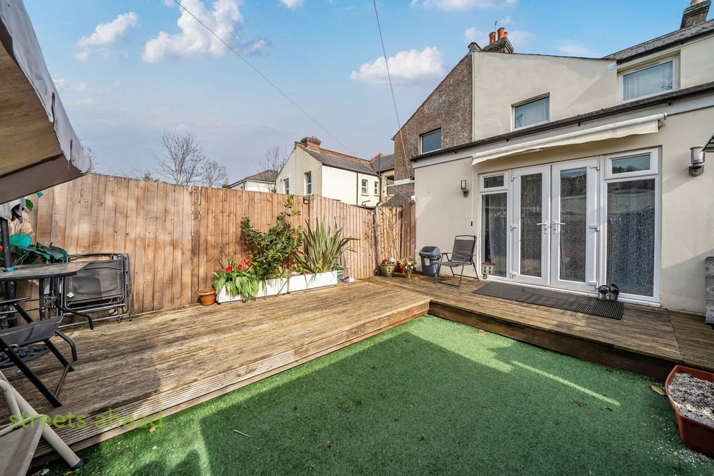 Property photo 1 of 17 1c0552c5-1Ed0-4Aa...