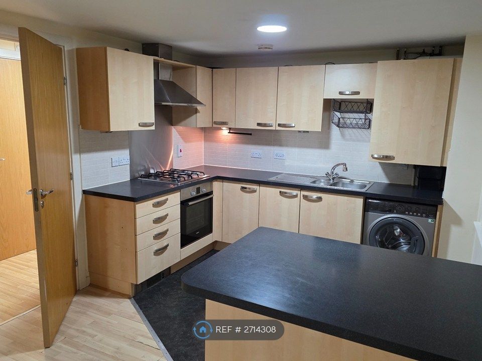 Property photo 2 of 9 Kitchen